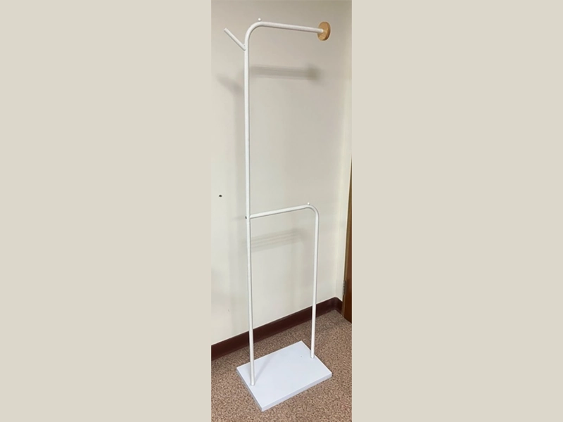 Simple Clothes Rack
